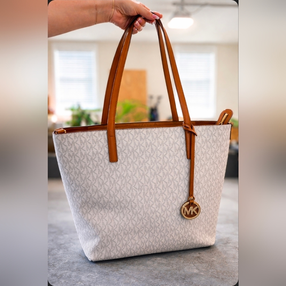Michael Kors Tote + Wristlet + Crossbody Strap Set NEW Unused - Picture 2 of 8